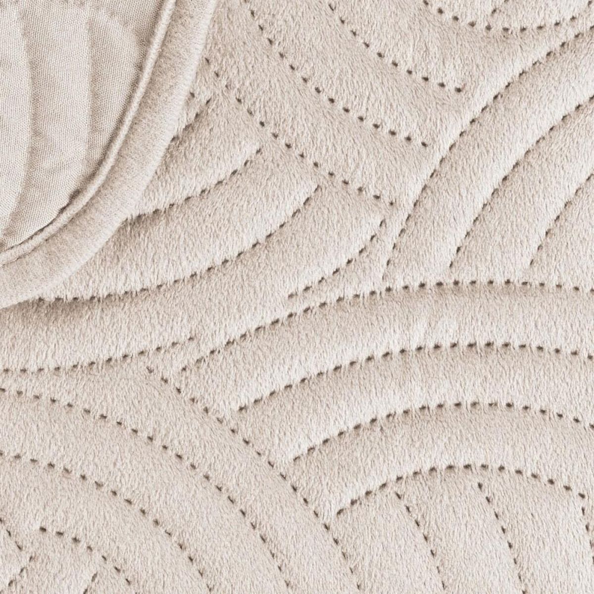 Douceur d'Intérieur Couvre-lit 2 personnes matelassé 220x240 + 2 taies SOLANGE Naturel