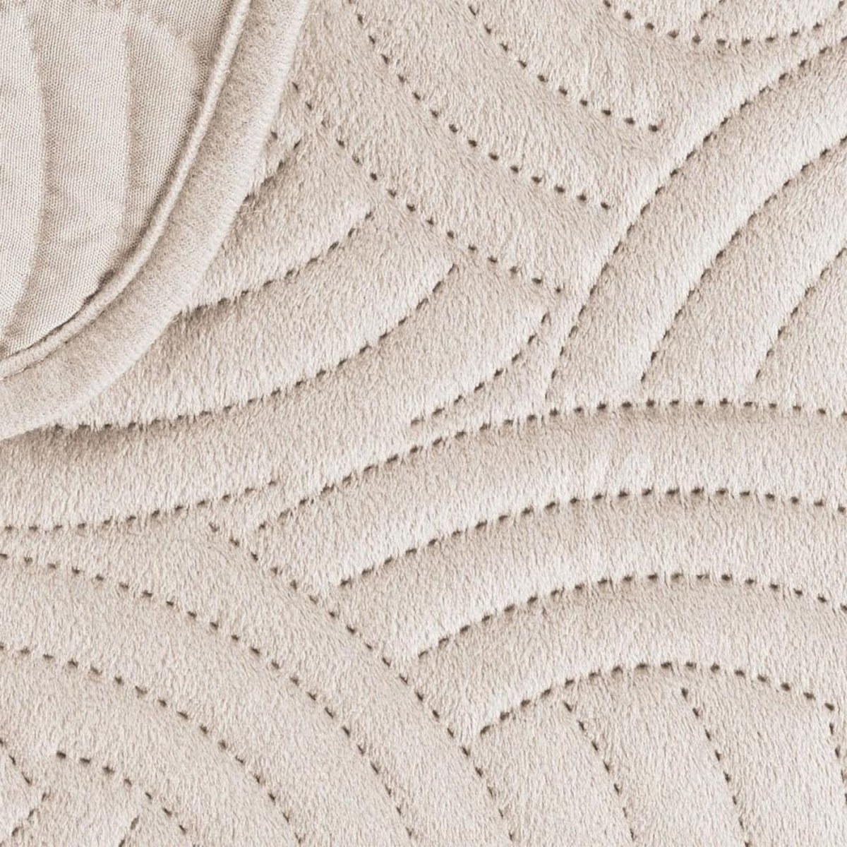 Douceur d'Intérieur Couvre-lit 2 personnes matelassé 220x240 + 2 taies SOLANGE Naturel