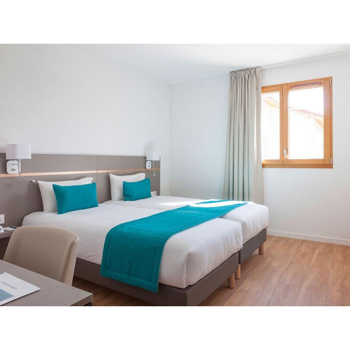 Smartbox Séjour en suite familiale pour 4 personnes avec accès au spa à Malbuisson - Coffret Cadeau Séjour