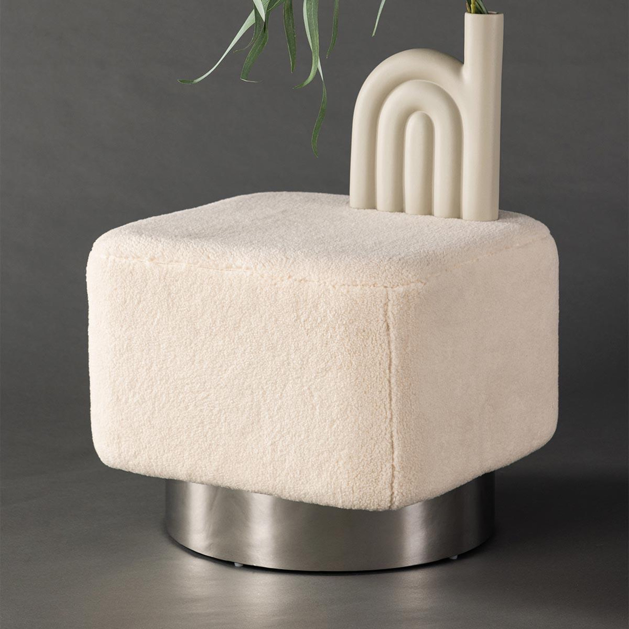Voir la diapositive 4 : Paris Prix Pouf design en tissu  newton  45cm naturel