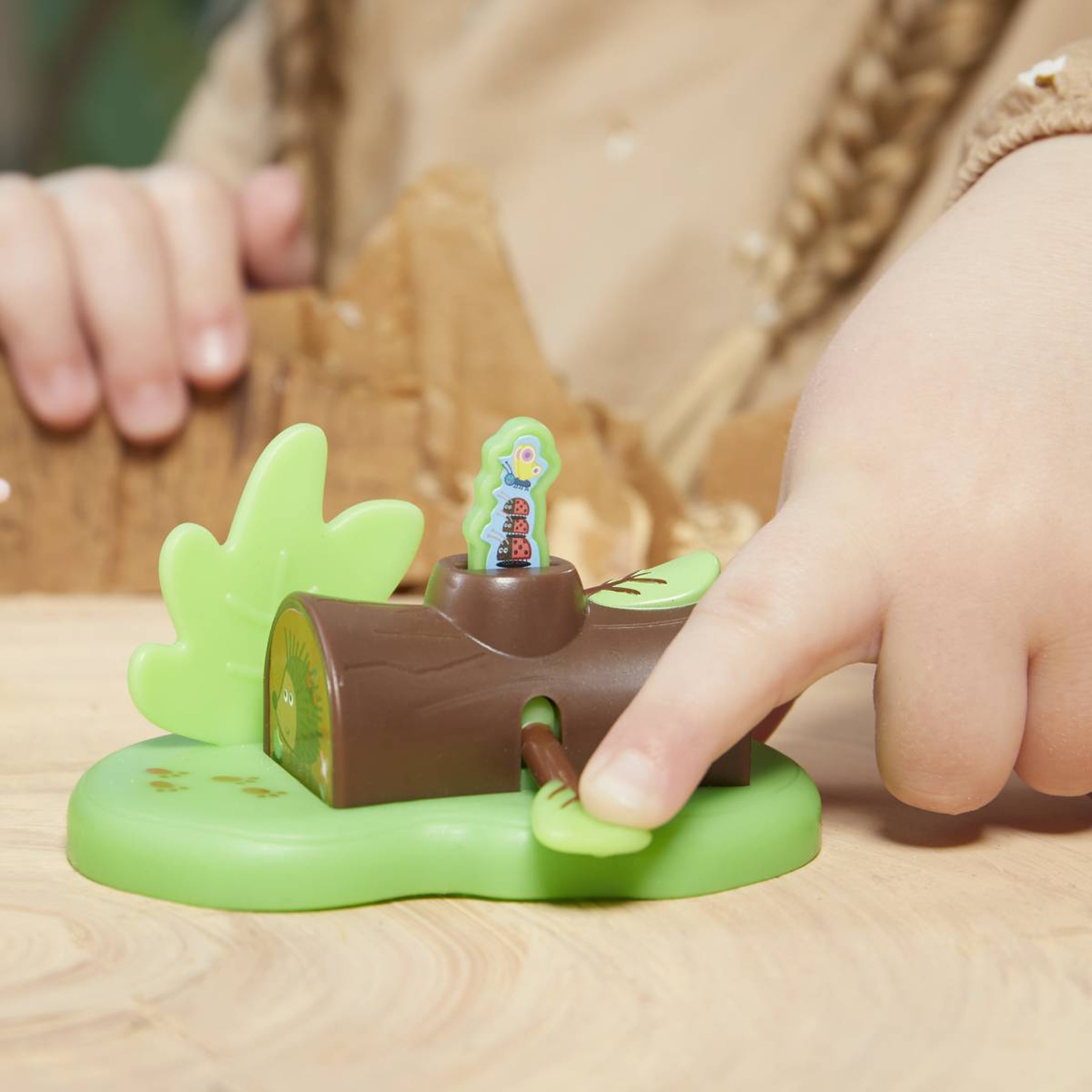 Voir la diapositive 7 : HASBRO Peppa Pig Camping en Forêt