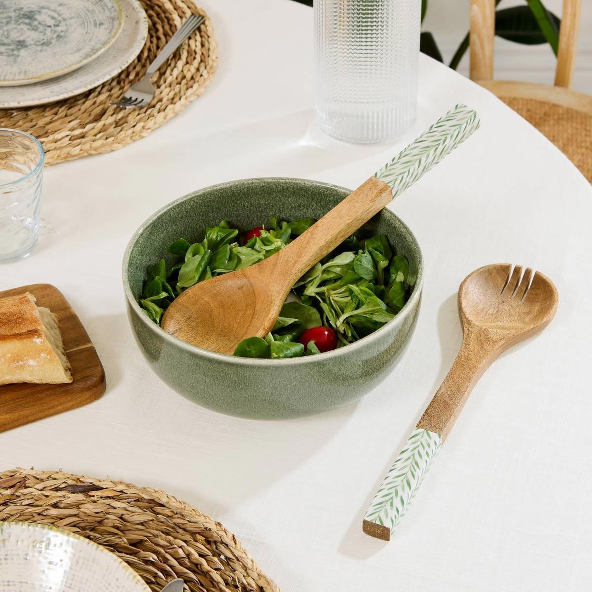 Voir la diapositive 2 : SECRET DE GOURMET Lot de 2 couverts à salade en bois  inaya  30cm vert olive