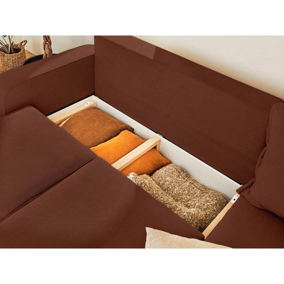 LISA DESIGN Albane - canapé d'angle droit - 4 places - convertible avec coffre - en velours côtelé