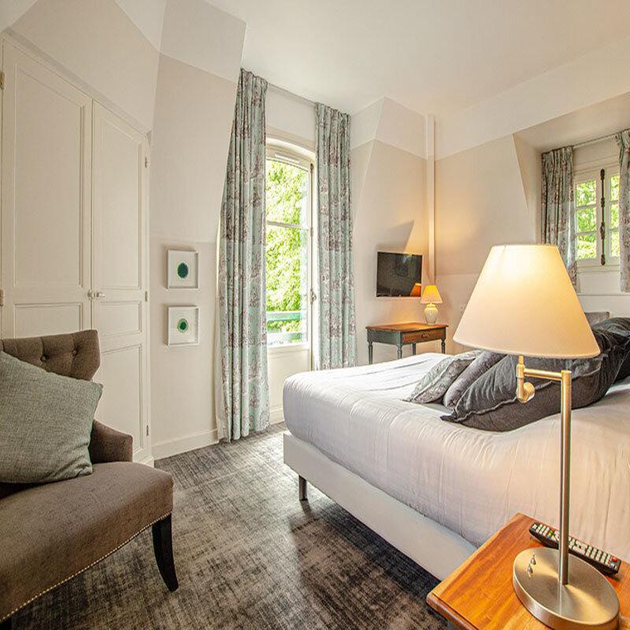 Voir la diapositive 3 : Smartbox 2 jours en hôtel 4* avec dîner gastronomique en restaurant primé, accès au spa et soin à 1h de paris - coffret cadeau séjour