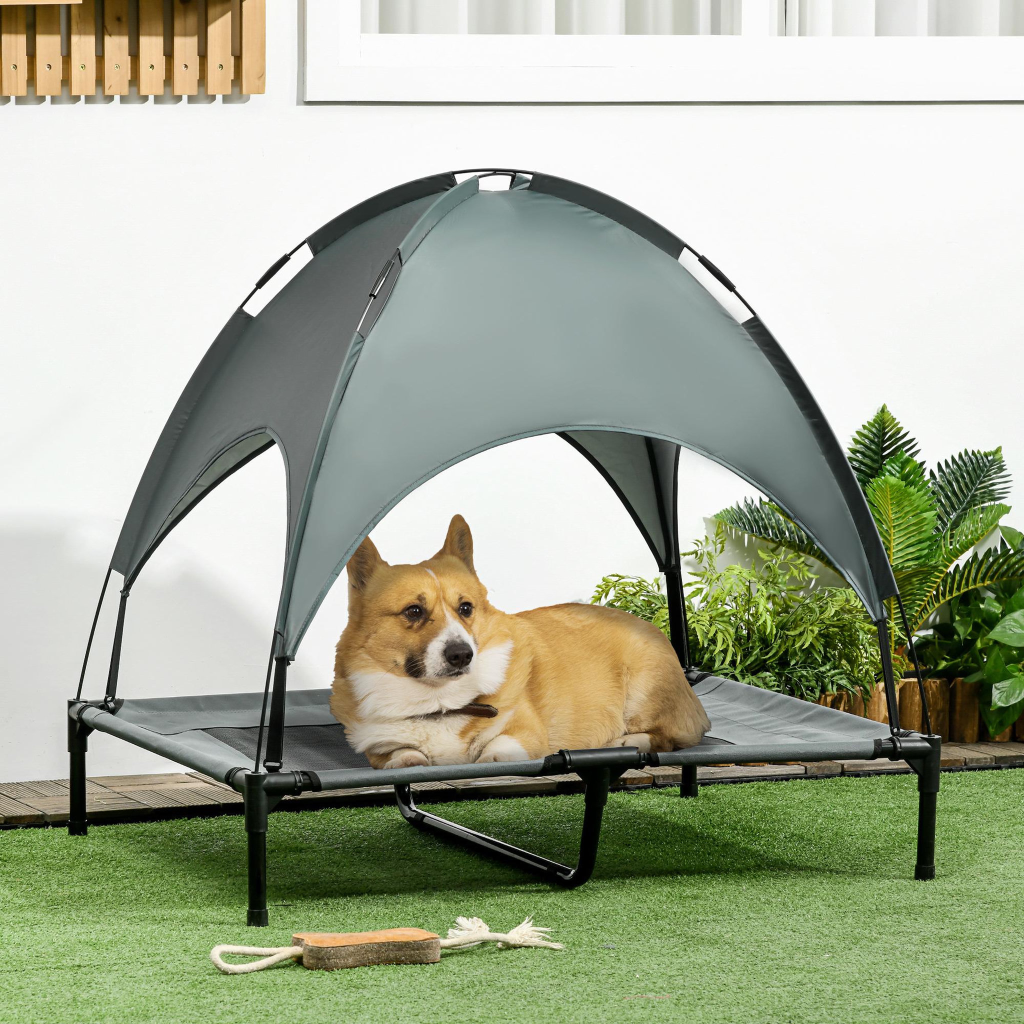 Voir la diapositive 2 : PAWHUT Lit pour chien chat sur pieds lit de camp lit surélevé rafraîchissant velum anti-uv oxford micro-perforé parasol et sac de transport inclus dim. 92l x 76l x 90h cm gris noir