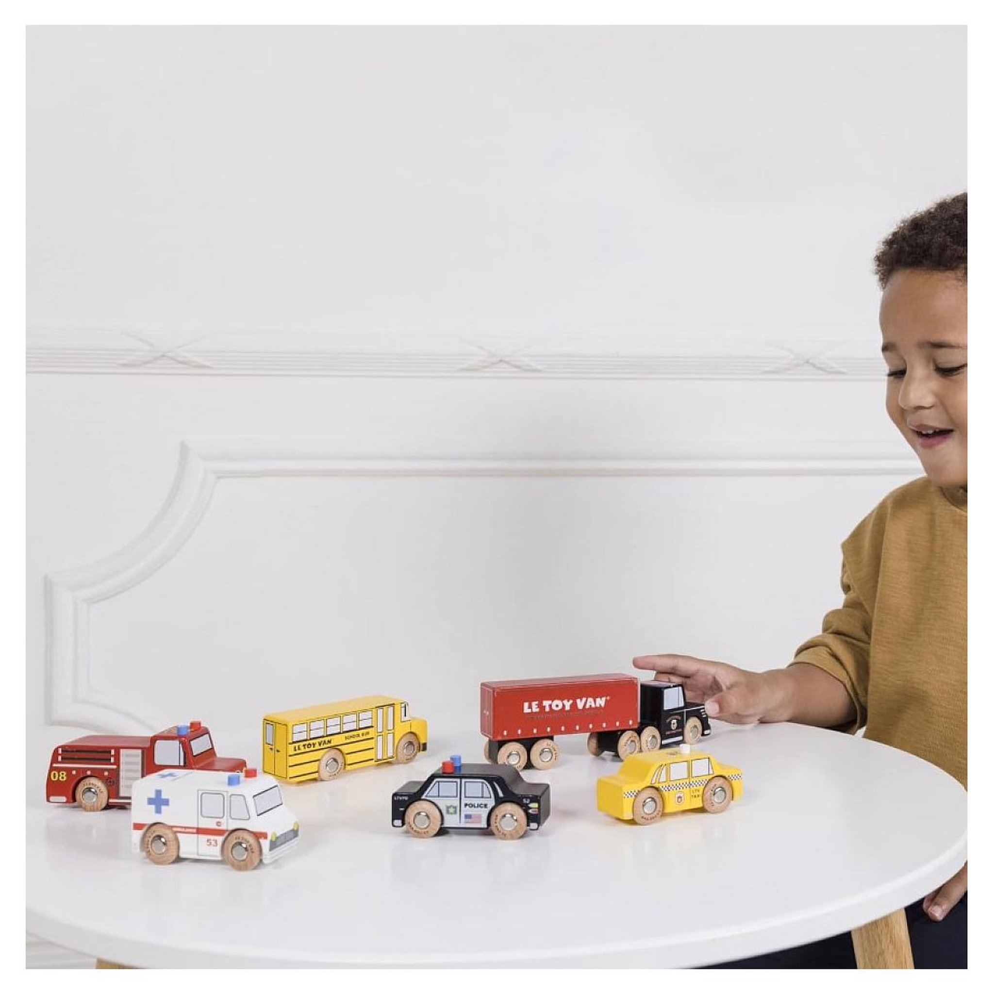 Voir la diapositive 2 : Le Toy Van Voitures de New York en bois