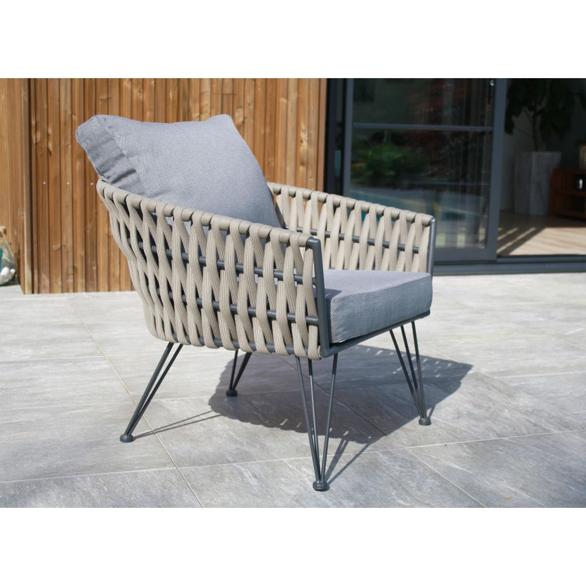 DCB GARDEN Salon bas de jardin en corde tissé taupe et anthracite  4 places CAPRI