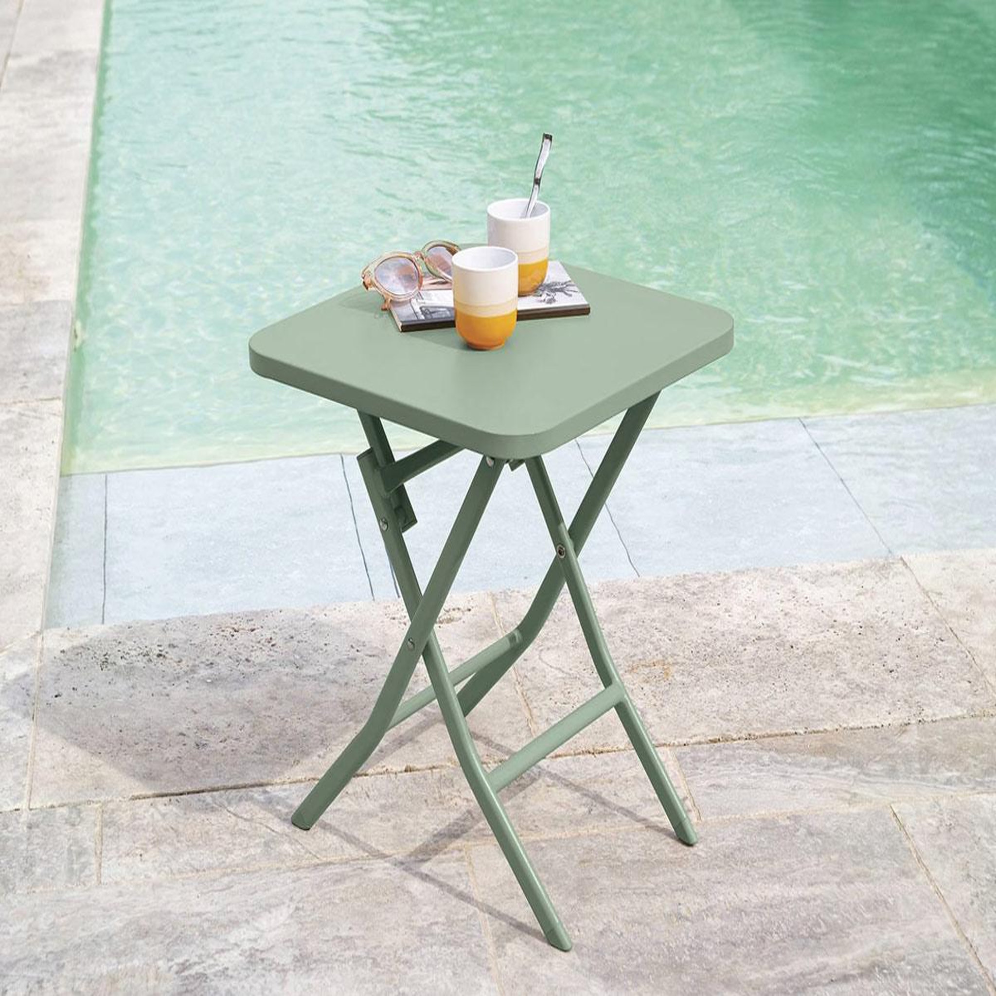 Voir la diapositive 2 : HESPERIDE Table d'appoint carrée pliante greensboro olive - 40 x 40 cm - hespéride