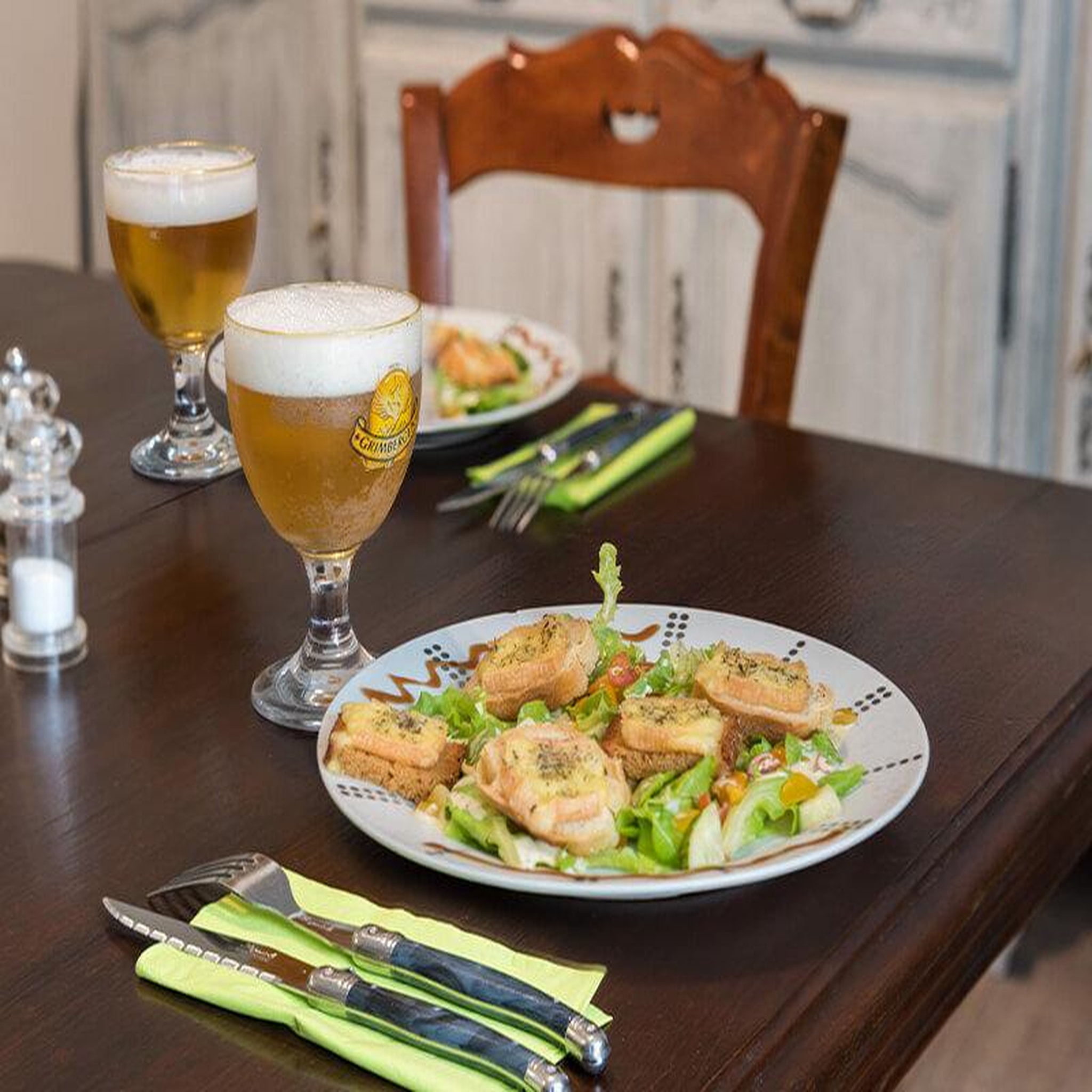 Voir la diapositive 3 : Smartbox Anniversaire gourmand pour un duo explorateur - Coffret Cadeau Séjour
