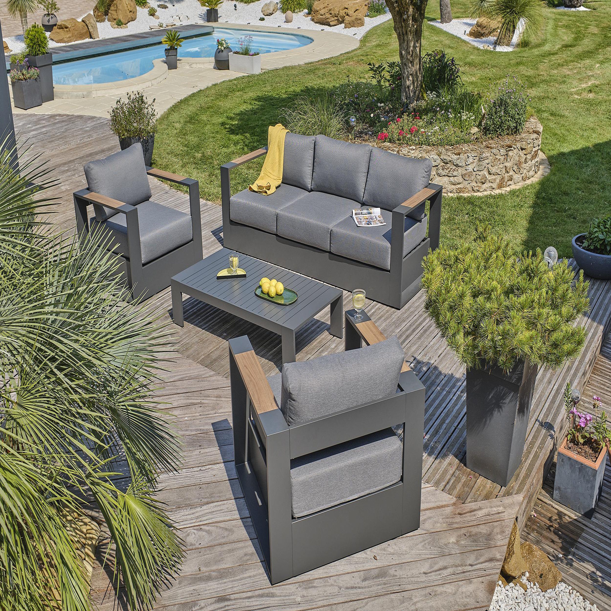 Voir la diapositive 2 : DCB GARDEN Salon de jardin 5 places en aluminium et accoudoirs en HPL