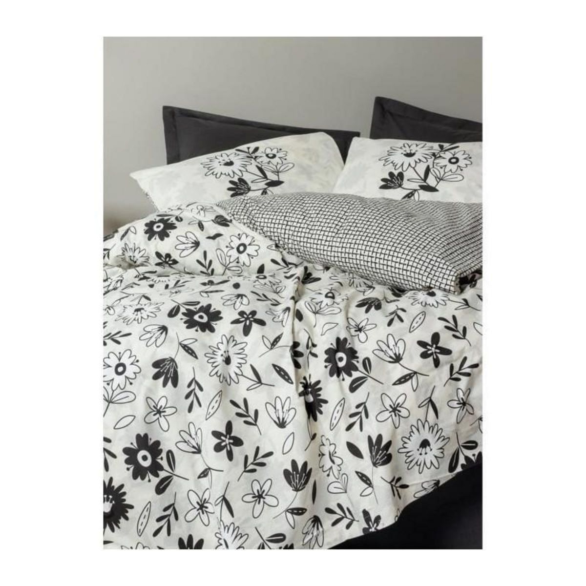 GENERIQUE Parure de lit - 129CTN64831 - 1 housse de couette 220 x 240 cm + 2 taies d'oreiller 60 x 60 cm - 100% coton ranforcé - Noir