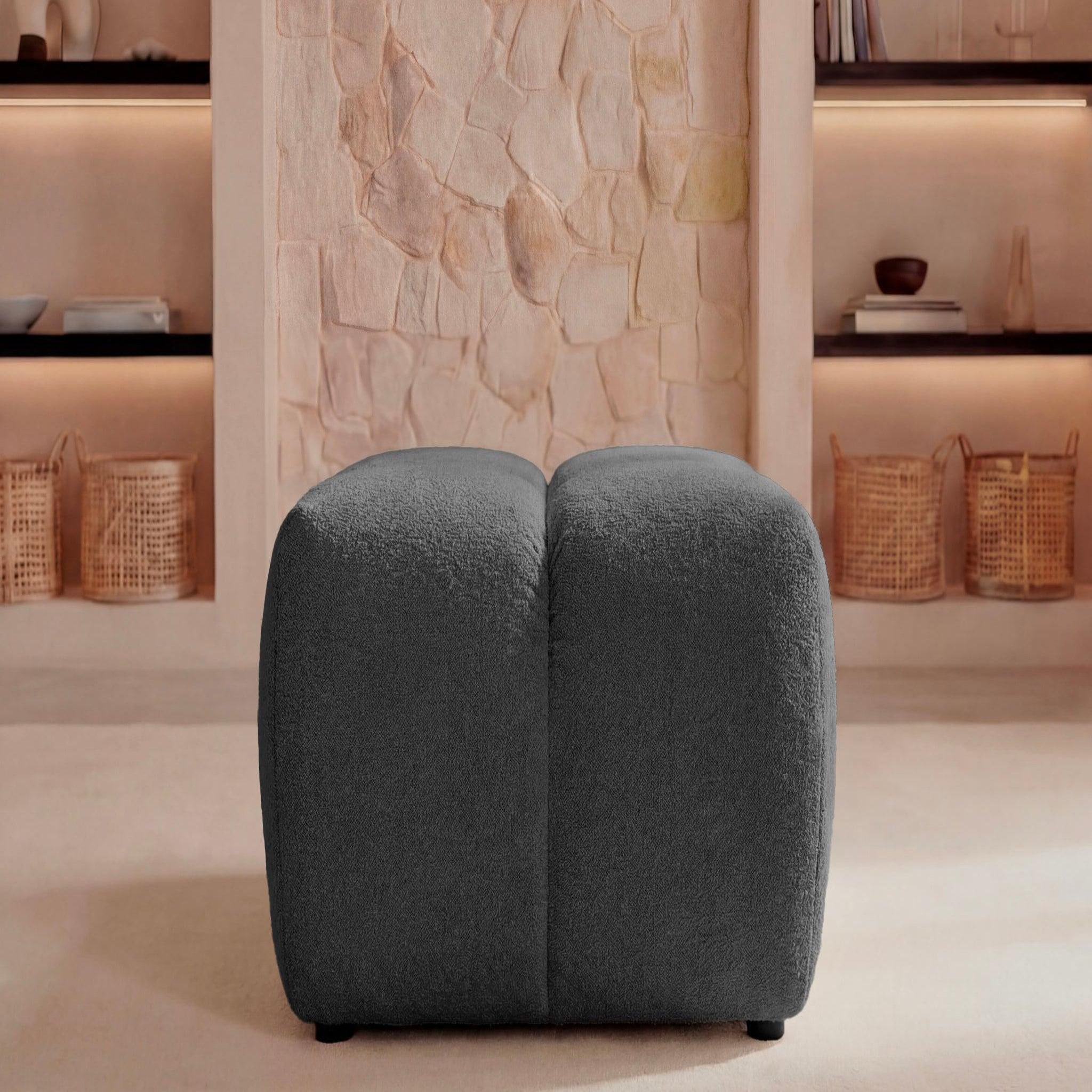 Voir la diapositive 4 : CASANOVA PARIS Maria - pouf en tissu lisse