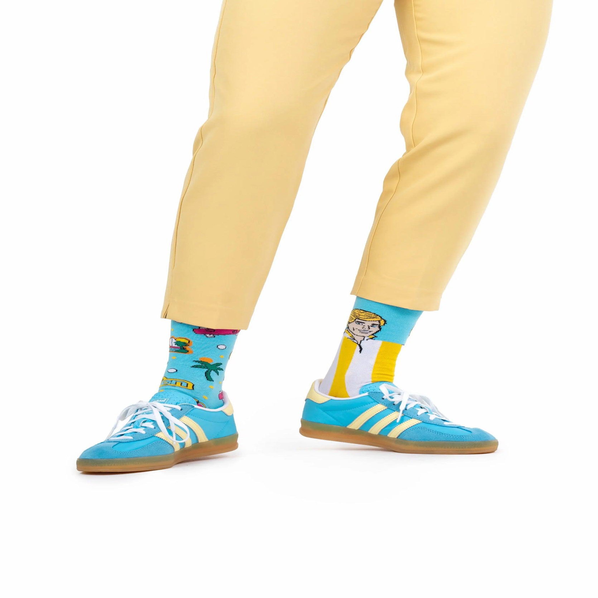Voir la diapositive 2 : MANY MORNINGS Chaussettes ken des 90's