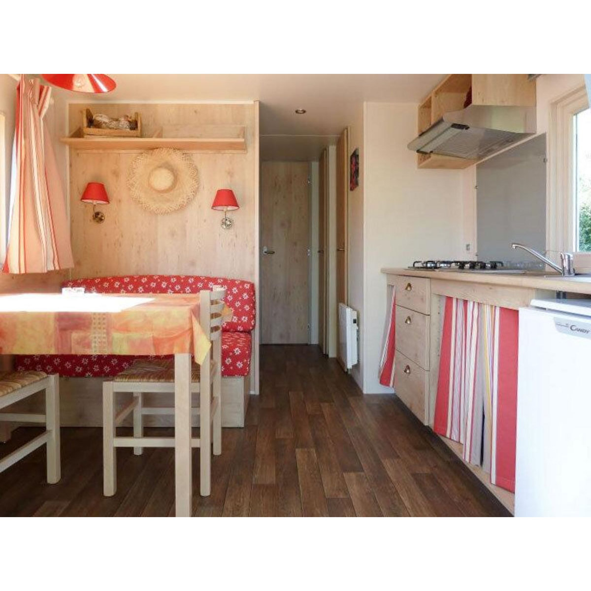 Smartbox Séjour insolite en famille : 2 jours bucoliques en roulotte près de Cognac - Coffret Cadeau Séjour