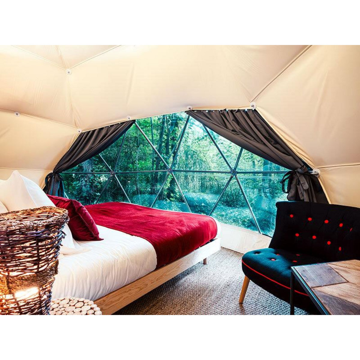 Smartbox 2 jours insolites en dôme avec visite de vignoble et dégustation œnologique près de Bordeaux - Coffret Cadeau Séjour