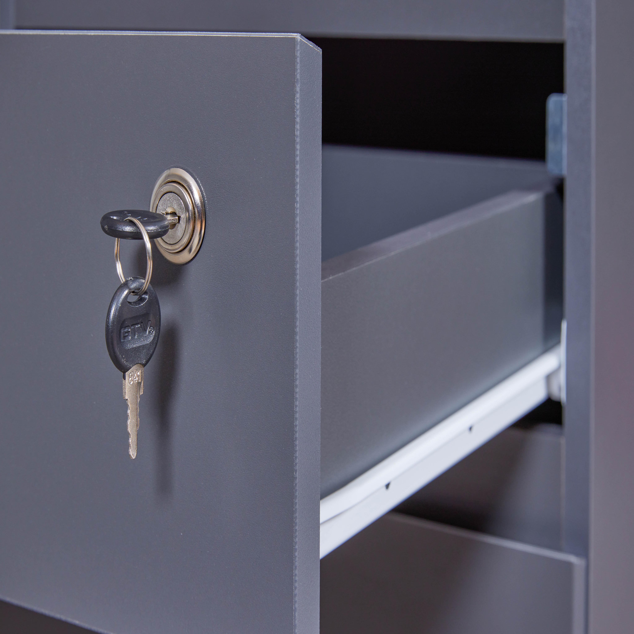 Voir la diapositive 4 : INTERLINK Caisson à roulettes File Guard