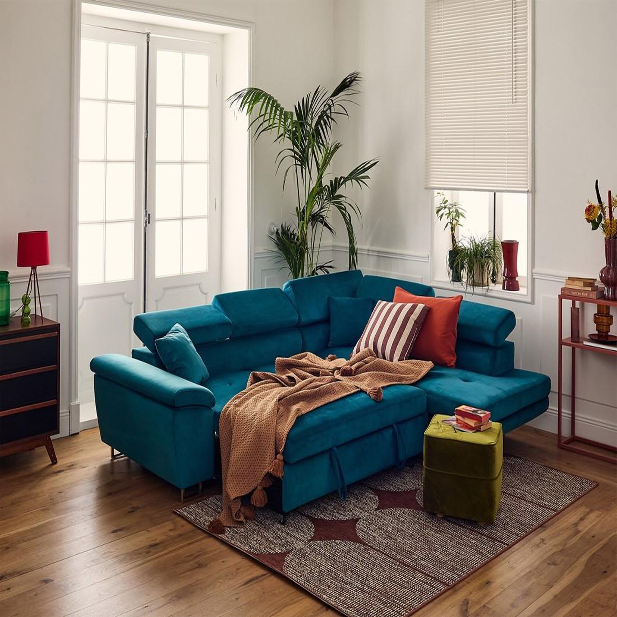 Voir la diapositive 3 : BEST MOBILIER Dimas - canapé d'angle droit 5 places - convertible avec coffre et têtières réglables - en velours