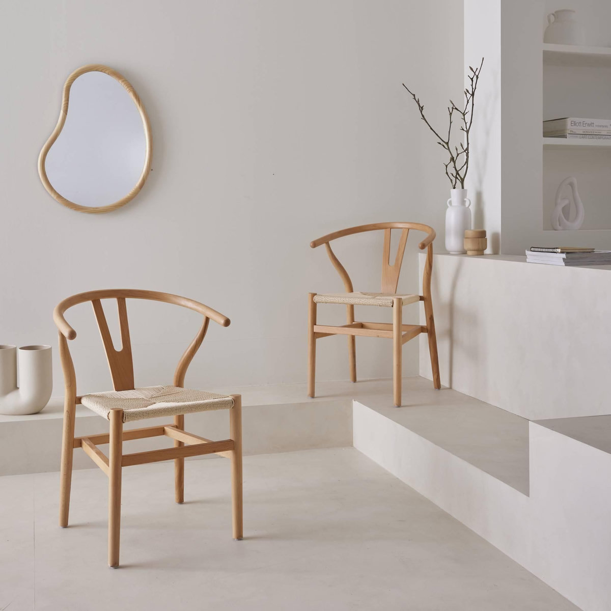 SWEEEK Lot de deux chaises vintage naturelles en bois d'hévéa avec assise en cordes et dossier arrondi