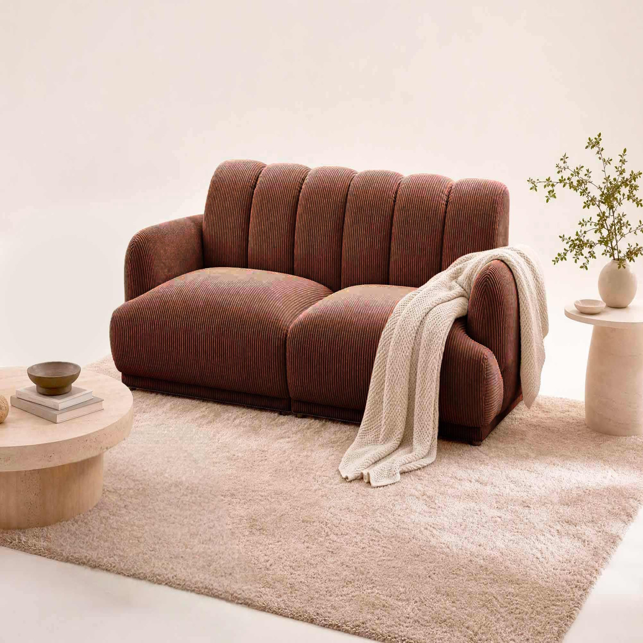 Voir la diapositive 2 : BEST MOBILIER Luigi - canapé droit 3 places en velours côtelé