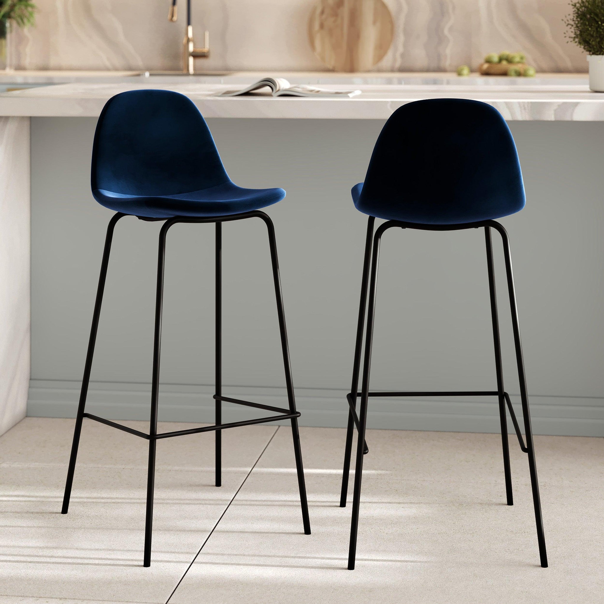 Voir la diapositive 2 : MAISON PAVANE Lot de 2 chaises de bar en velours bleu foncé 75 cm-henrik