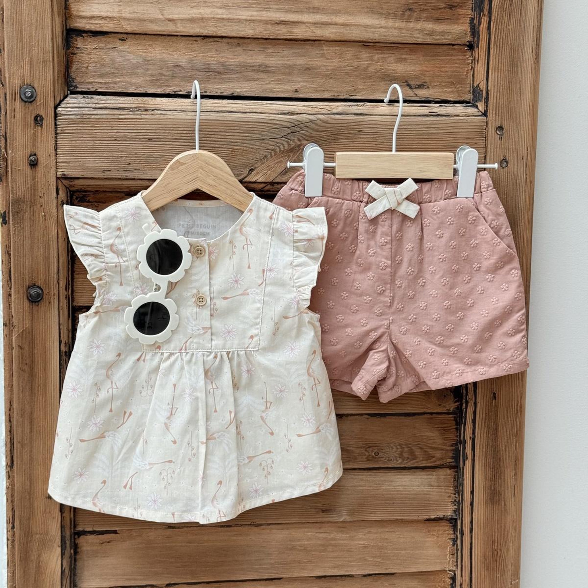 Voir la diapositive 5 : Petit Béguin Short enfant en broderie anglaise poésie d'été