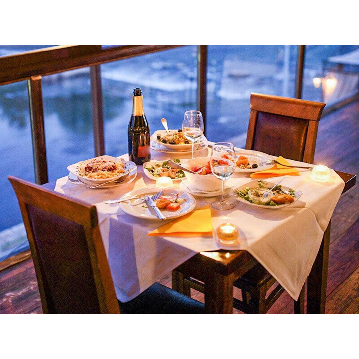 Smartbox Dîner romantique à 3 plats avec coupe de champagne - Coffret Cadeau Gastronomie