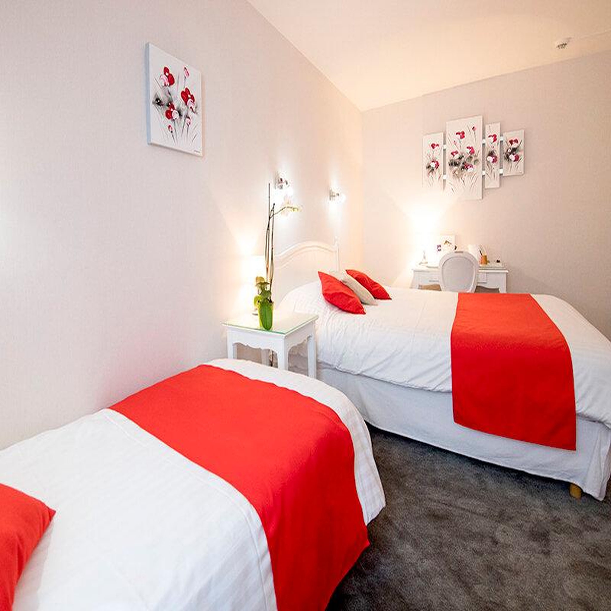 Voir la diapositive 3 : Smartbox Séjour de 2 jours en hôtel de charme 3* à rodez en famille - coffret cadeau séjour