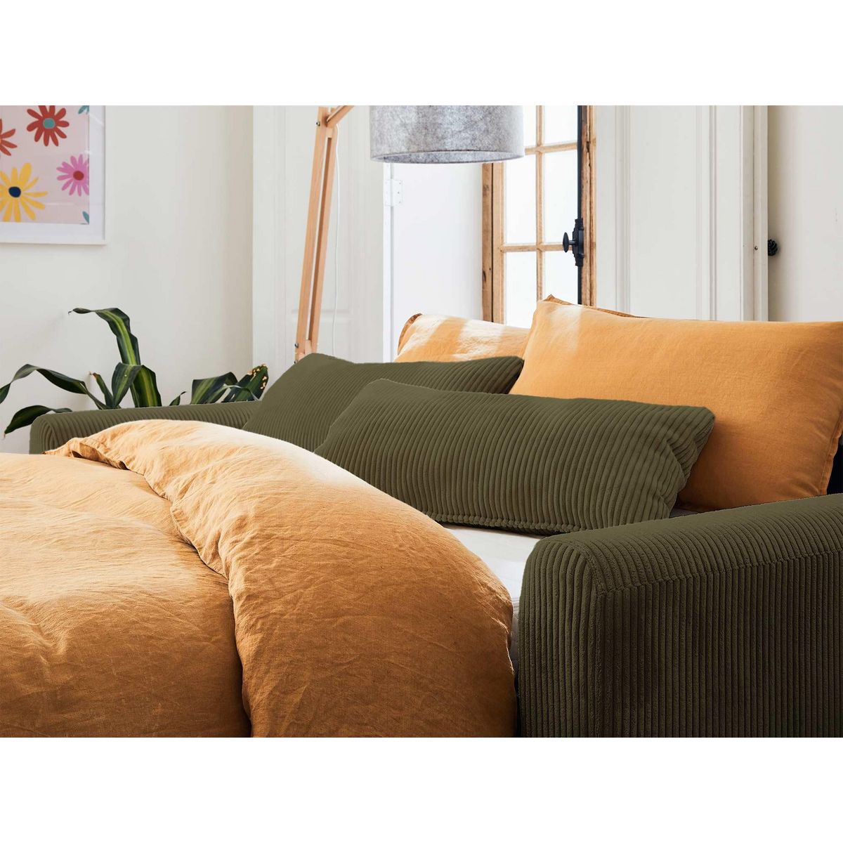 LISA DESIGN Owen - canapé 3 places convertible express couchage quotidien 140 cm matelas 12 cm en velours côtelé