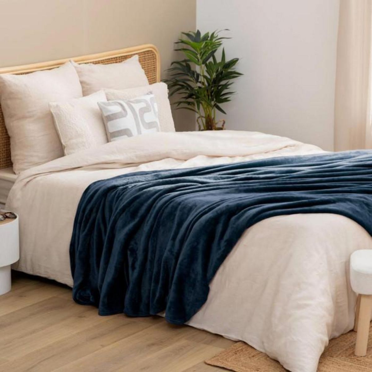 ATMOSPHERA Plaid en Flanelle Uni  Ollis  240x260cm Bleu