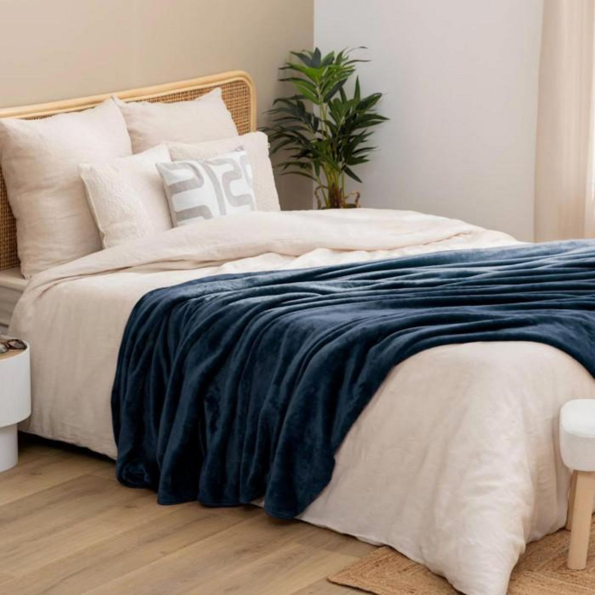 ATMOSPHERA Plaid en Flanelle Uni  Ollis  240x260cm Bleu