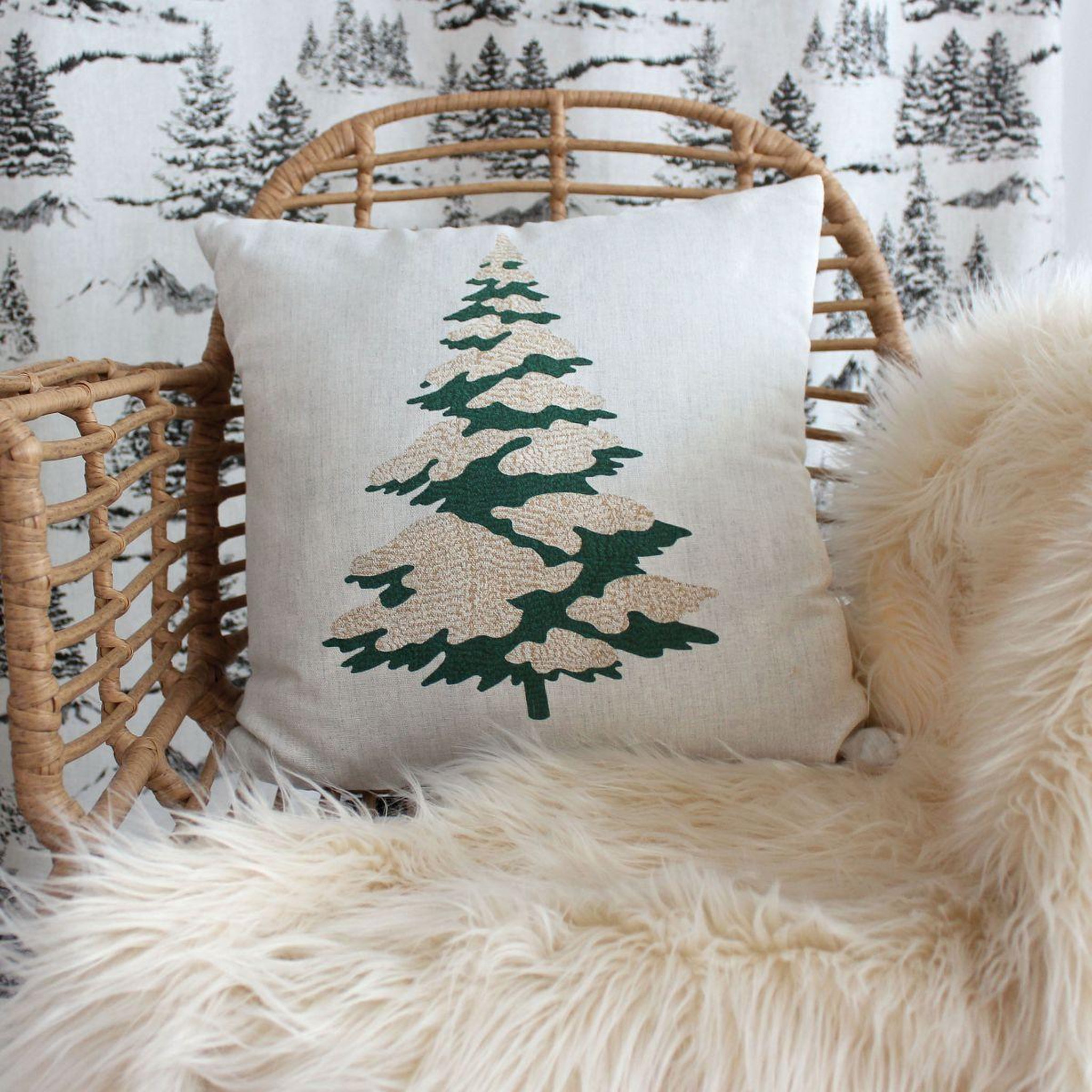 Voir la diapositive 4 : ENJOY HOME Coussin déco de noël  ebène  40x40cm multicolore