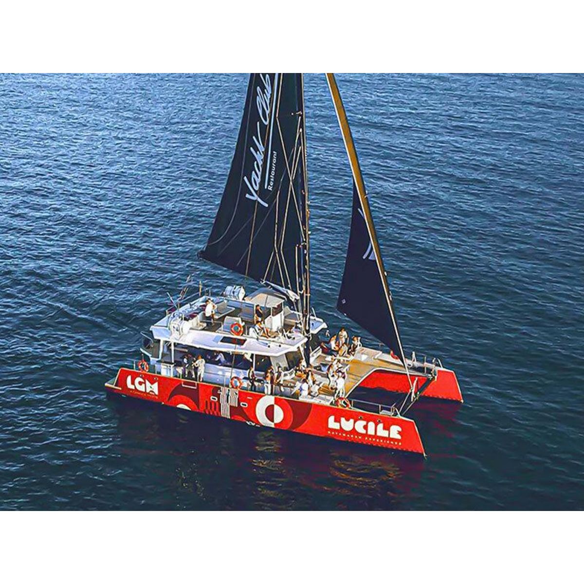 Smartbox Sortie en catamaran d'1h30 pour 2 personnes depuis La Grande-Motte - Coffret Cadeau Sport & Aventure