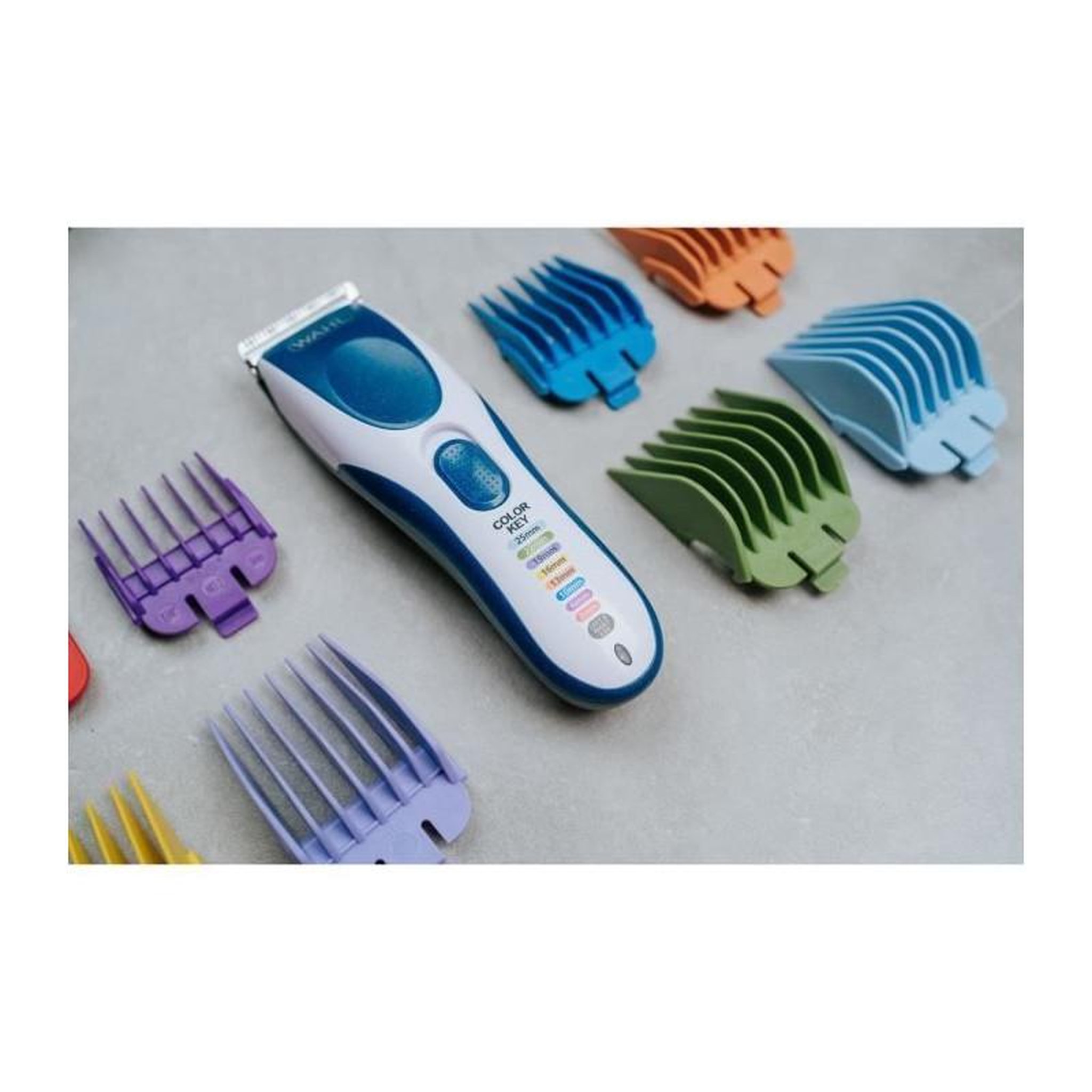 Voir la diapositive 3 : WAHL Tondeuse a cheveux - WAHL - COLOR PRO CORDLESS - 3,5 W - 8 sabots - Autonomie : 60 min - Bleu / Gris