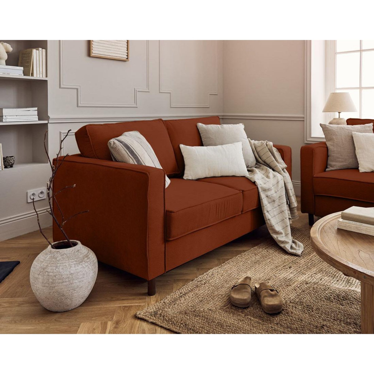 LISA DESIGN Jake - canapé 2 places en velours côtelé - pieds bois foncé