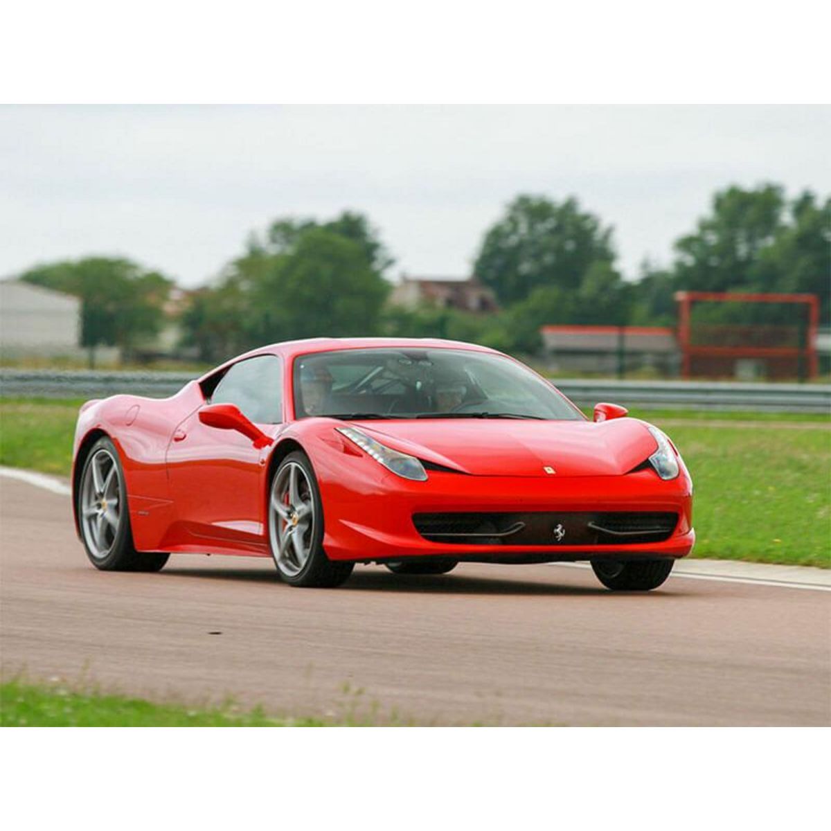 Smartbox Session de pilotage de 6 ou 7 tours de circuit au volant d'une Ferrari - Coffret Cadeau Sport & Aventure