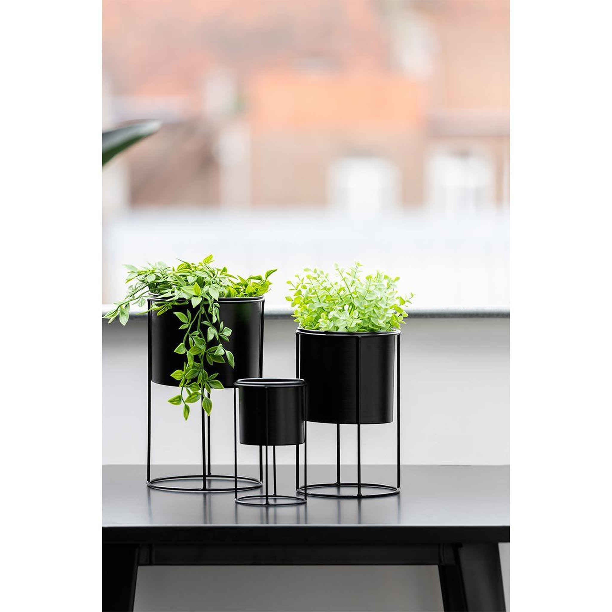 Voir la diapositive 2 : J-LINE Cache-Pot sur Pied Design  Métal  33cm Noir