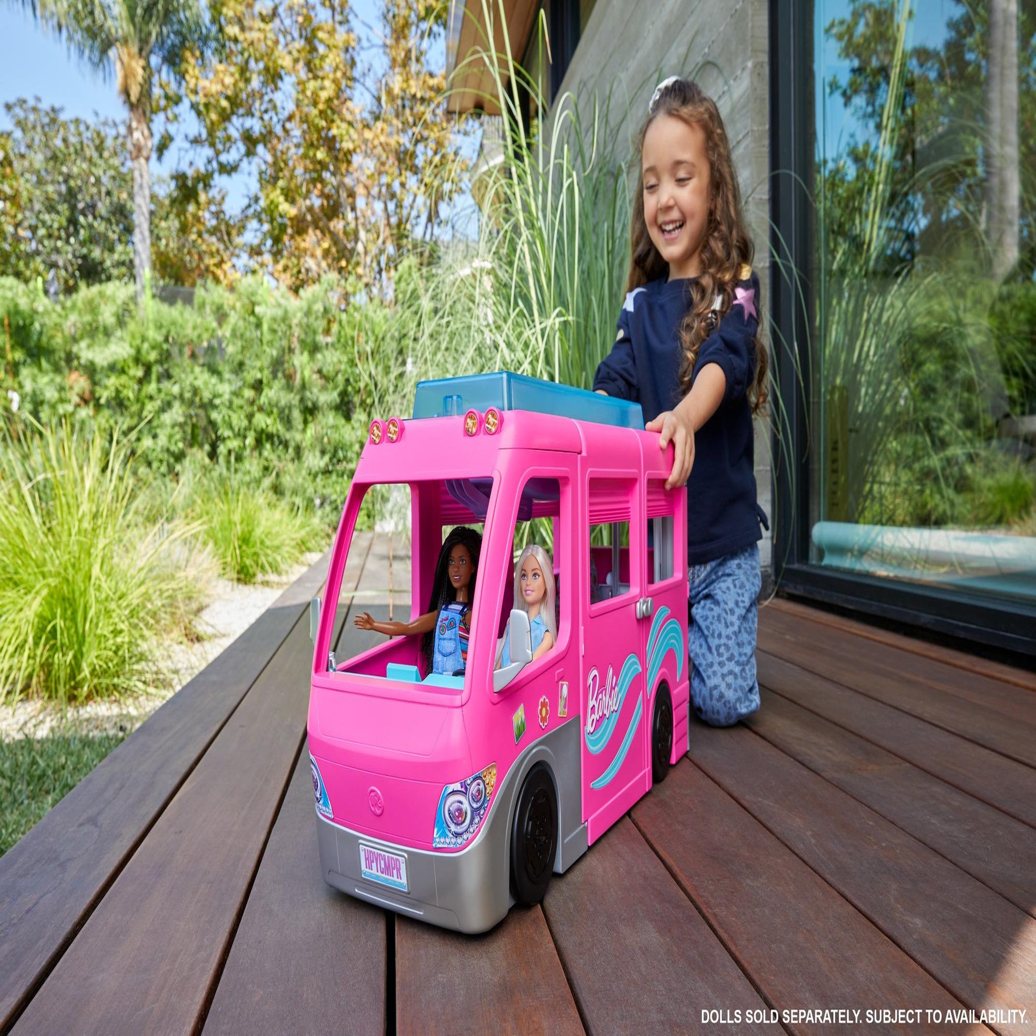 Voir la diapositive 7 : BARBIE Méga camping car de Barbie 