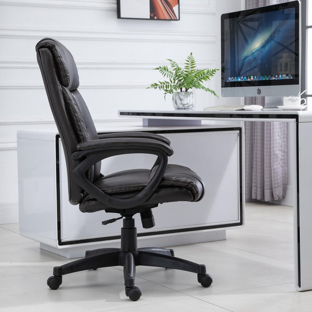 HOMCOM Fauteuil de bureau chaise de bureau ergonomique réglable roulettes pivotant 360° revêtement synthétique PU 64 x 73 x 106-115,5 cm chocolat