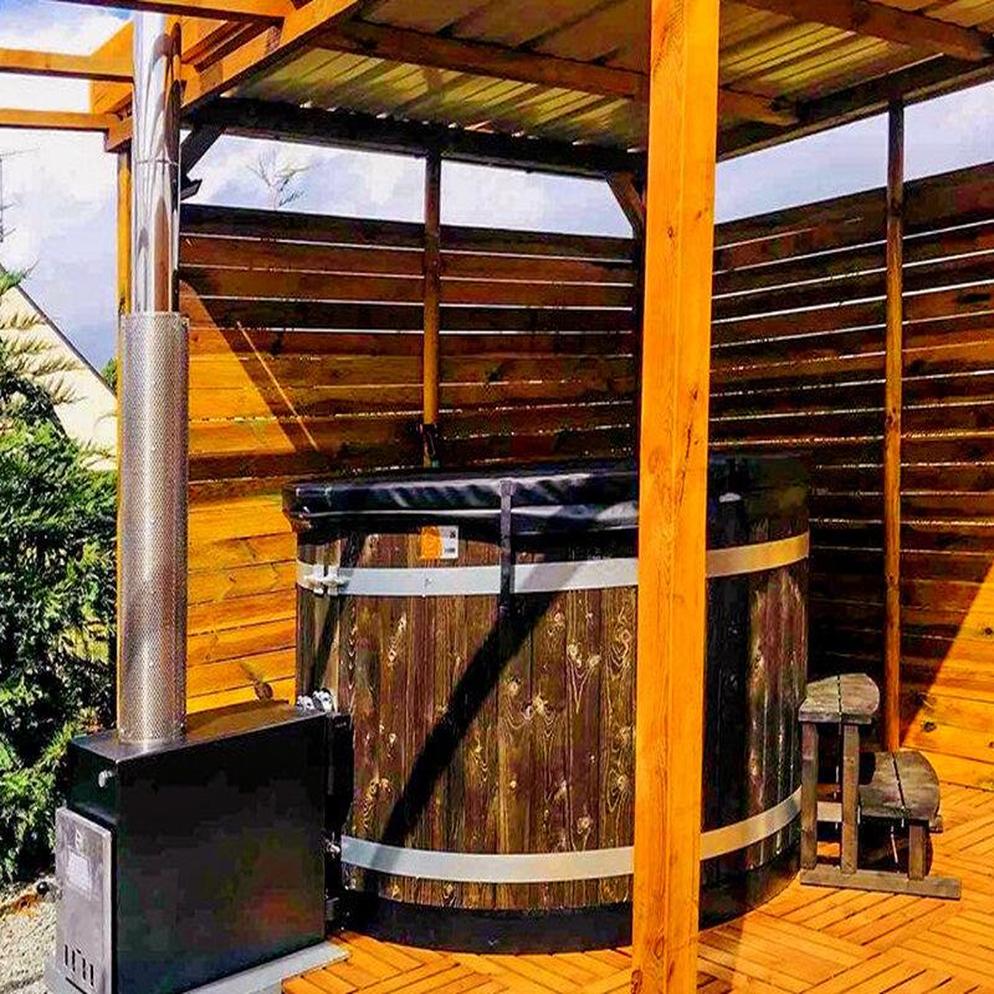 Voir la diapositive 4 : Smartbox Séjour de 2 jours insolites en lodge près de Saint-Brieuc - Coffret Cadeau Séjour