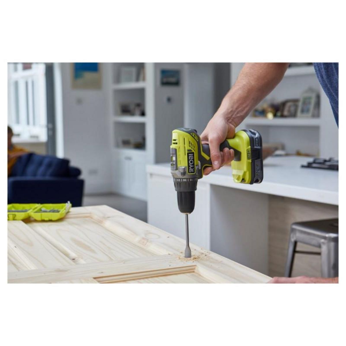 Ryobi Pack RYOBI Perceuse-visseuse R18DD3-2415BS - 18V One+ - 2 batteries 4,0 Ah - 1,5Ah - Chargeur - Cof