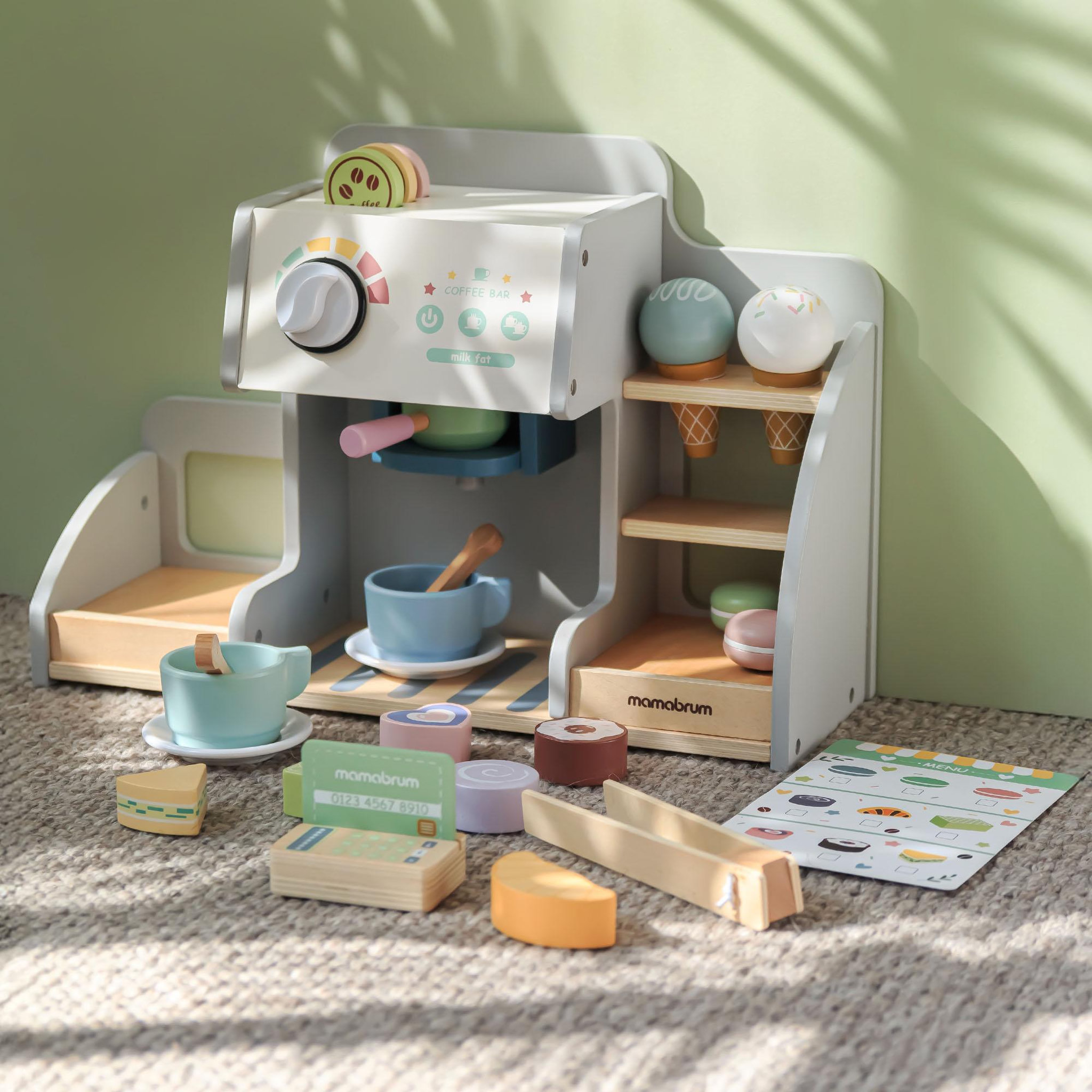 Voir la diapositive 6 : MAMABRUM Marchande Bois, Glacière avec Tableau Magnétique, Machine à Café, Set de Glaces et de Desserts
