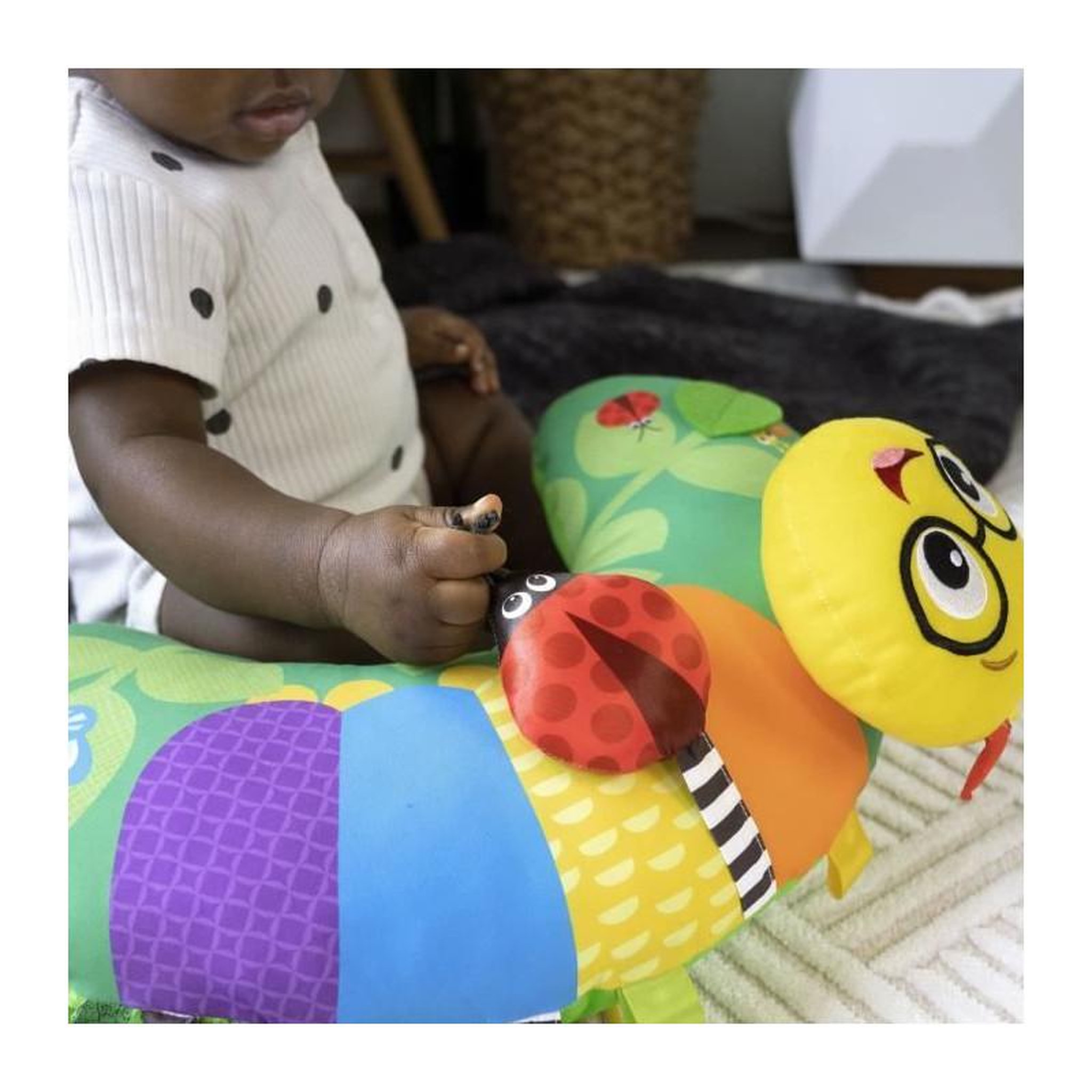 Voir la diapositive 6 : BABY EINSTEIN Coussin d'activités Baby Einstein Cal-a-Pillow vert