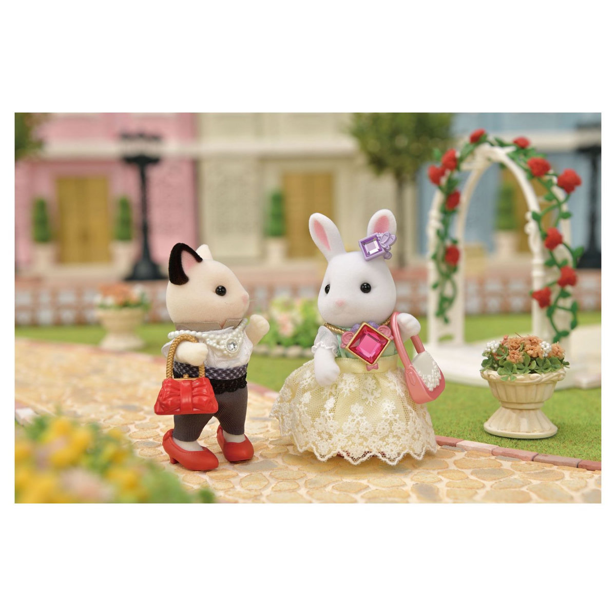 Epoch d'Enfance 5647 La valisette de mode et grande s&oelig;ur lapin neige - Sylvanian Families