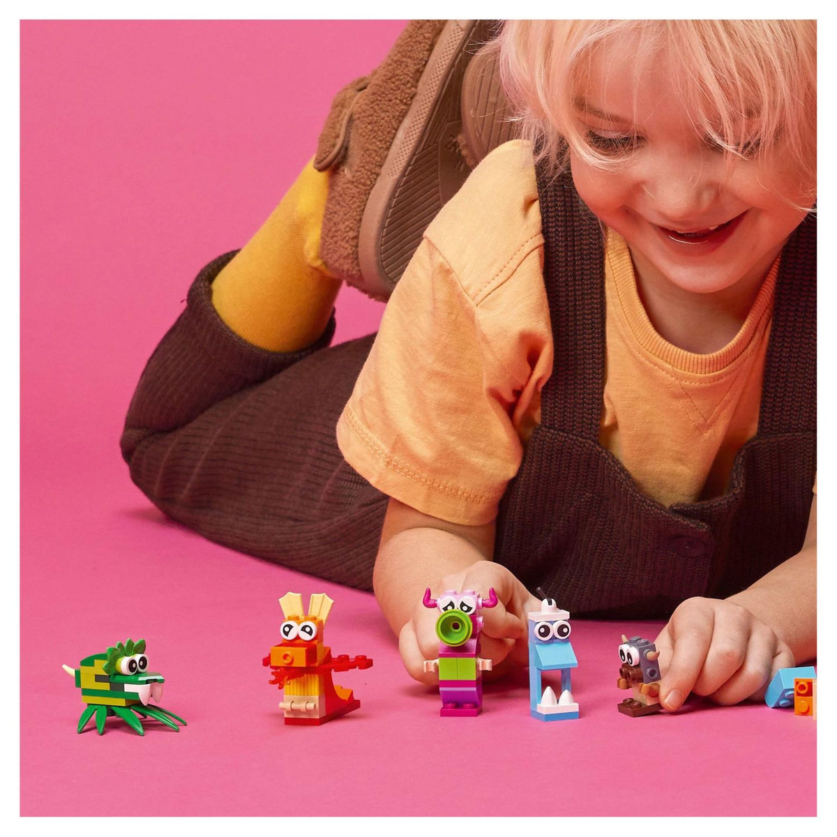 LEGO Classic 11017 - Monstres Créatifs, Boite de Briques, 5 Jouets en Forme de Mini-Monstre à Construire