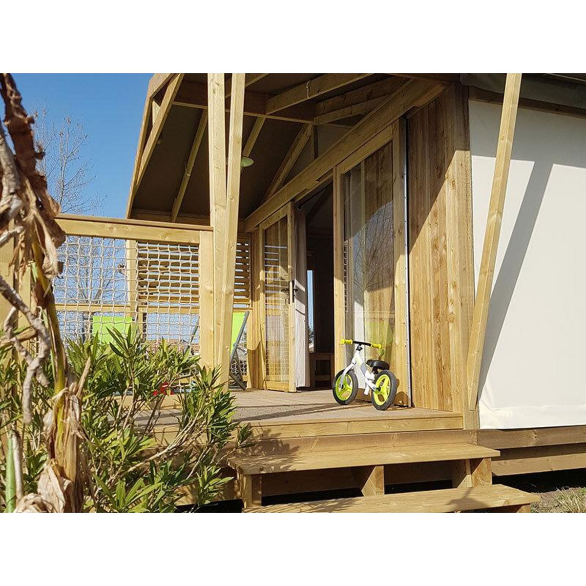 Smartbox Escapade de 3 jours en cabane lodge et bouteille de vin offerte, près de La Rochelle - Coffret Cadeau Séjour