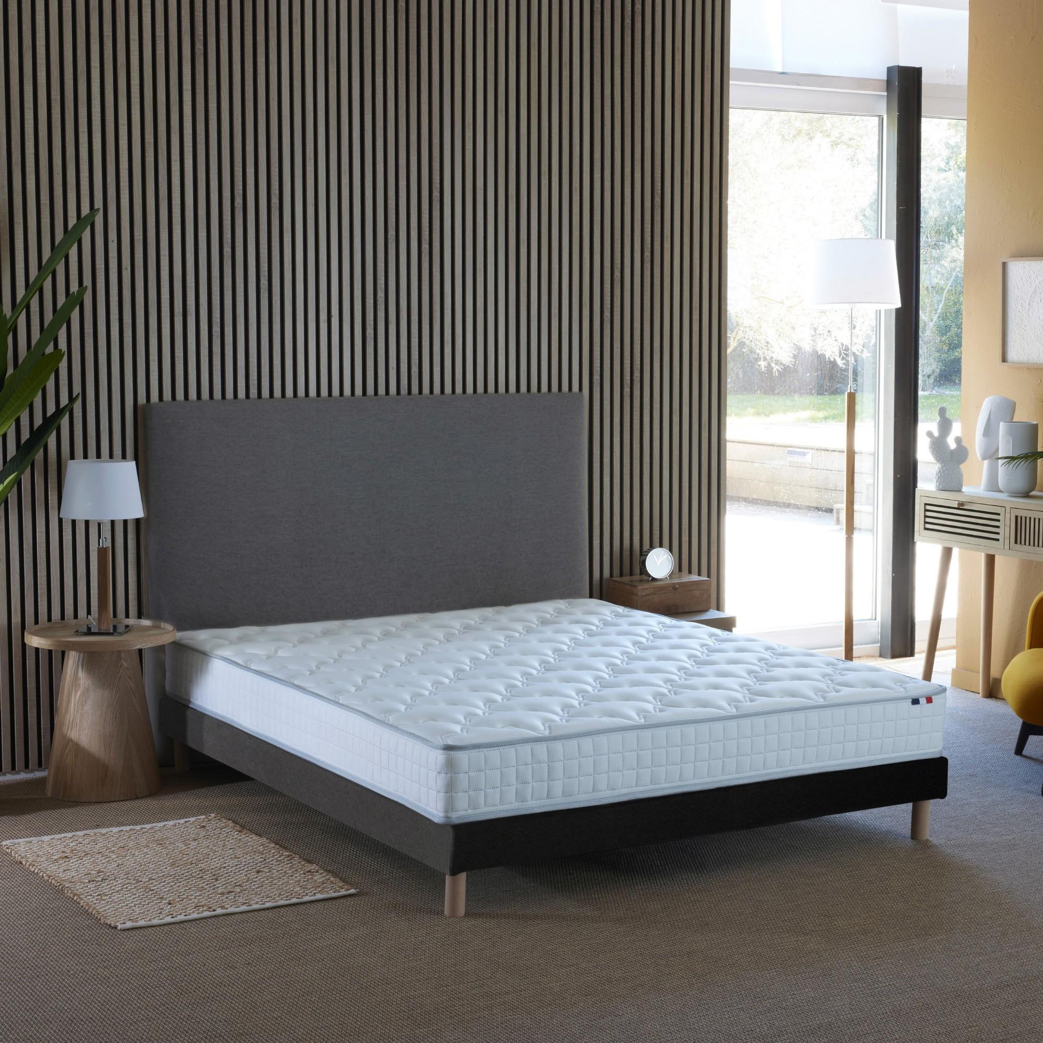 Voir la diapositive 2 : IDLITERIE Ensemble literie ASTRE : matelas ressorts, sommier et accessoires