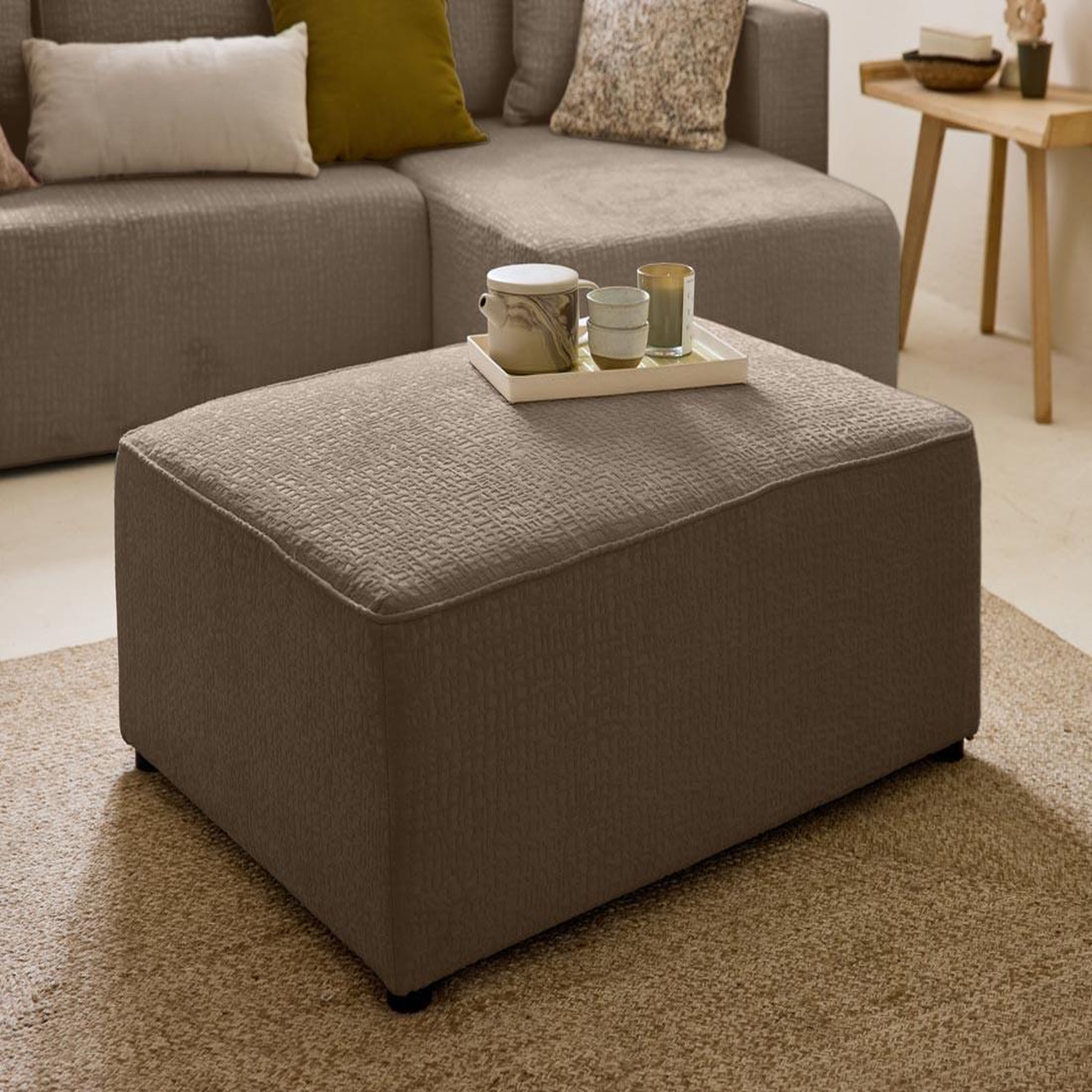 Voir la diapositive 2 : BEST MOBILIER Topaze - pouf - en tissu velours relief