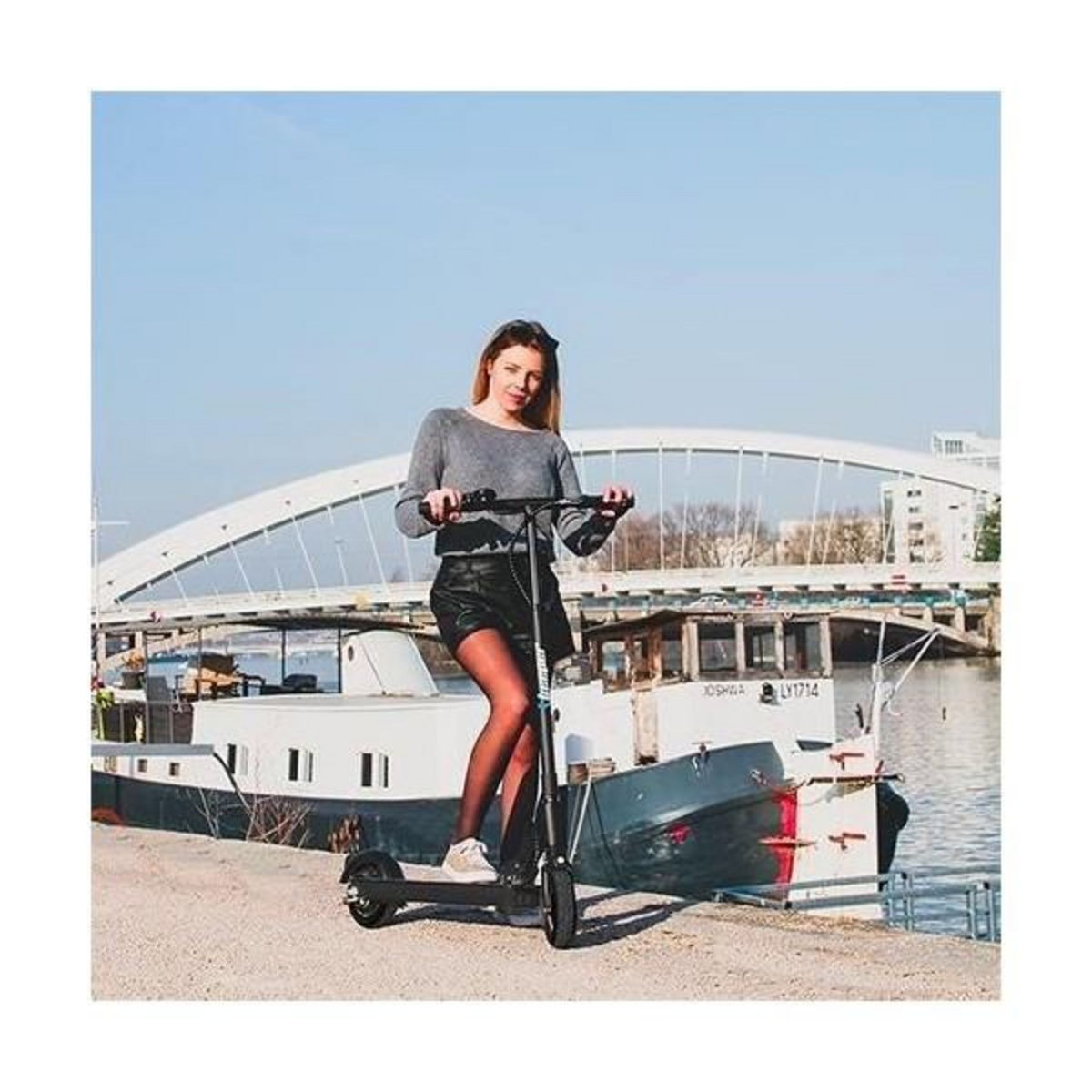 BEEPER Trottinette Electrique  - BEEPER - SPEED - 350W 6Ah - 8 - Noir/Bleu