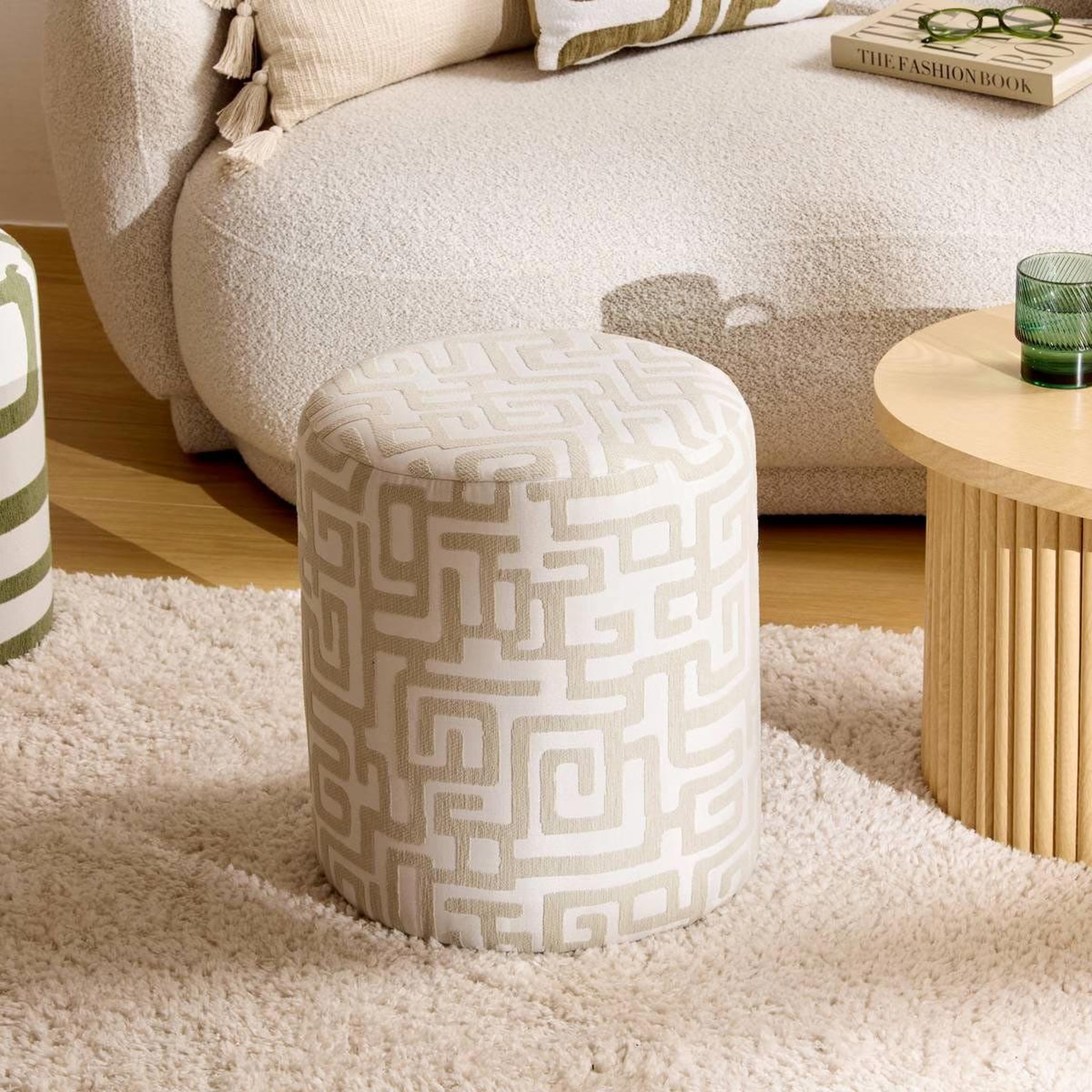 Voir la diapositive 2 : ATMOSPHERA Pouf rond moderniste  delor  40cm blanc