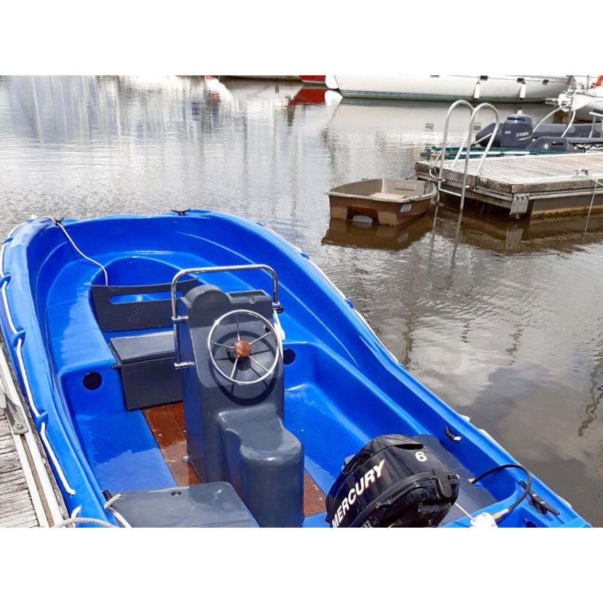 Smartbox 1h30 de bateau à moteur sans permis pour 4 personnes près de Vannes - Coffret Cadeau Sport & Aventure